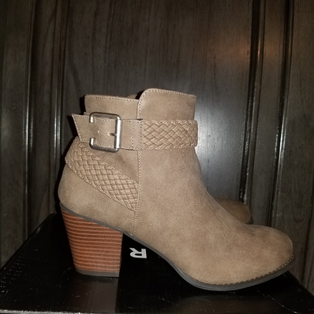 Braided heel bootie
